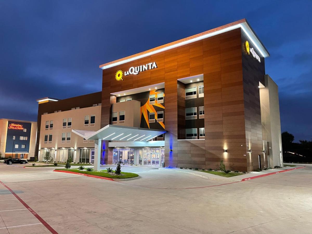 La Quinta Inn & Suites By Wyndham Dallas/Fairpark Dış mekan fotoğraf