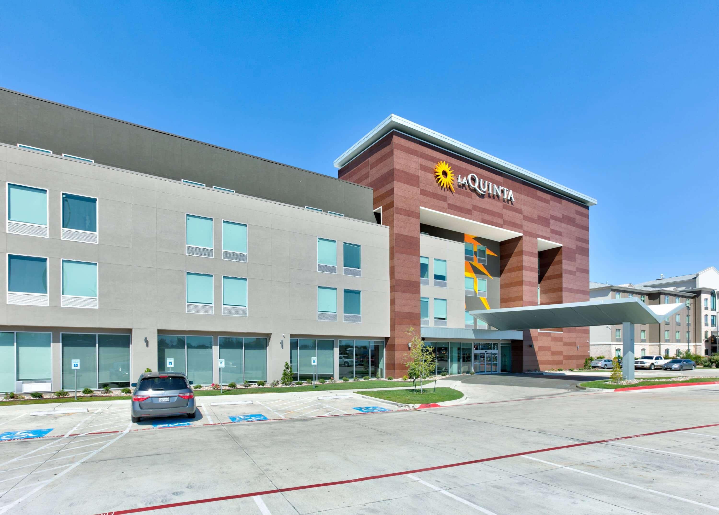 La Quinta Inn & Suites By Wyndham Dallas/Fairpark Dış mekan fotoğraf