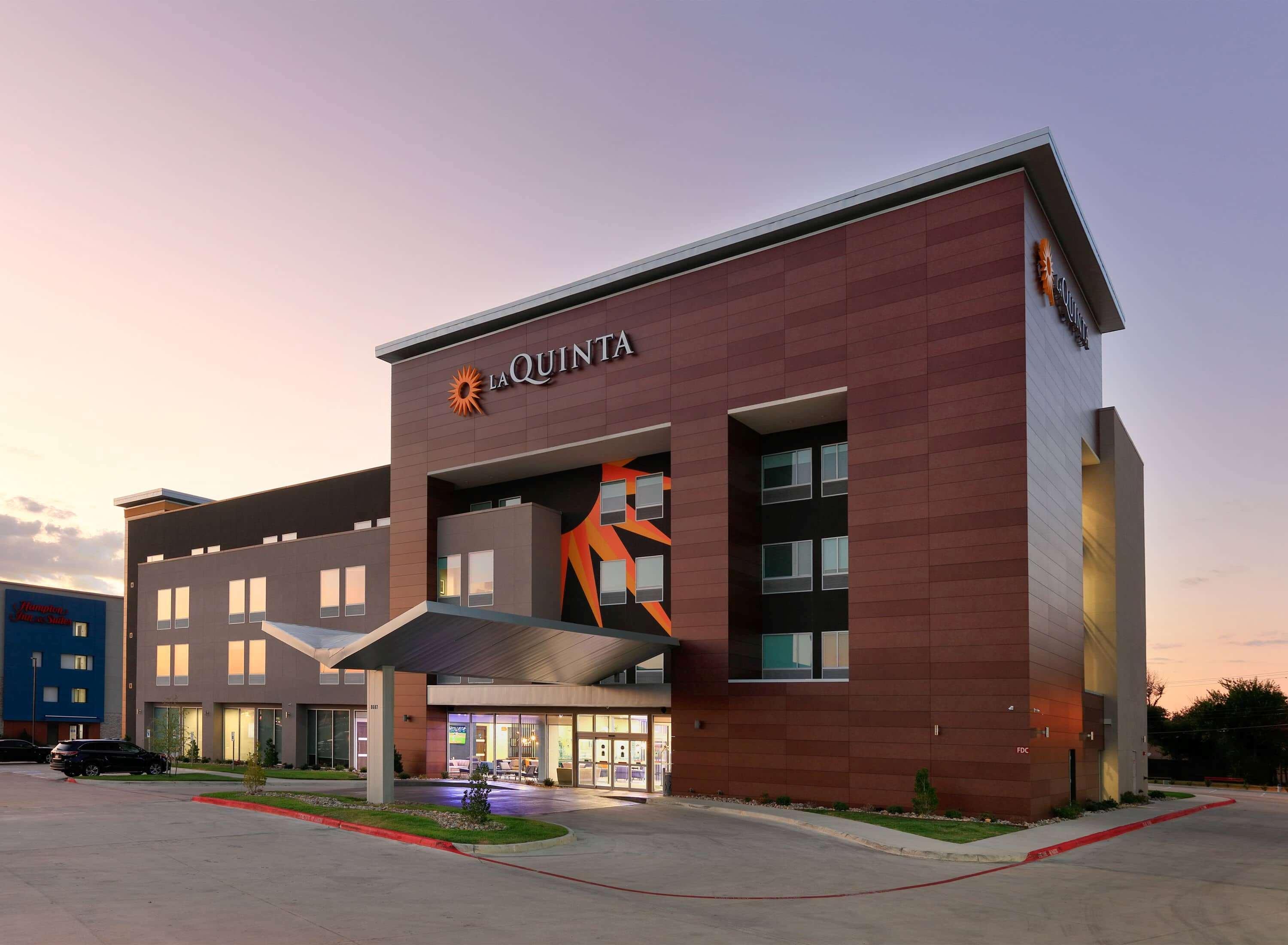 La Quinta Inn & Suites By Wyndham Dallas/Fairpark Dış mekan fotoğraf