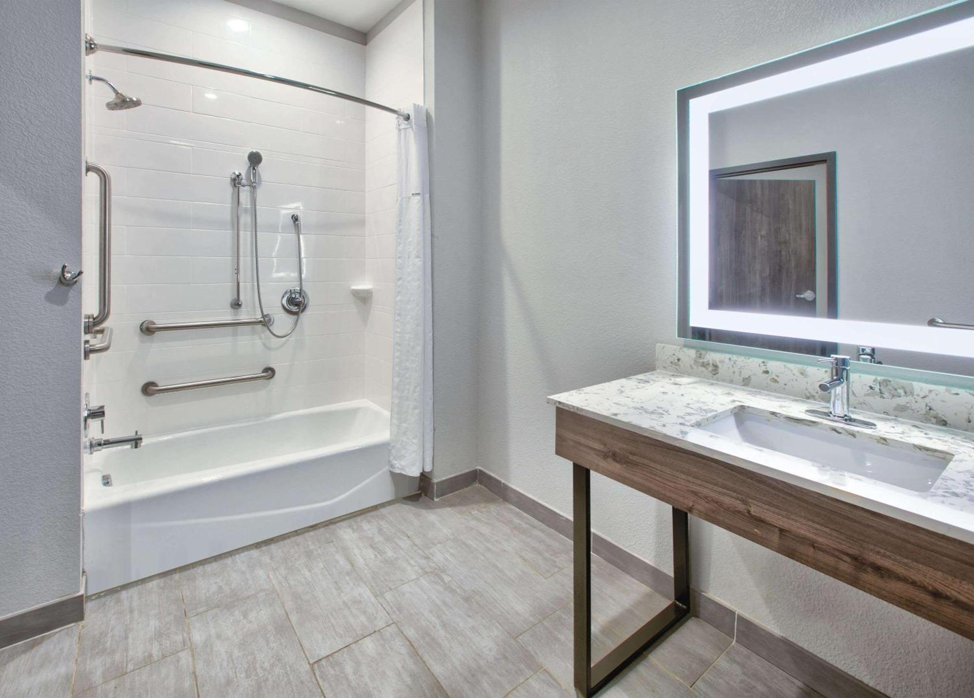 La Quinta Inn & Suites By Wyndham Dallas/Fairpark Dış mekan fotoğraf